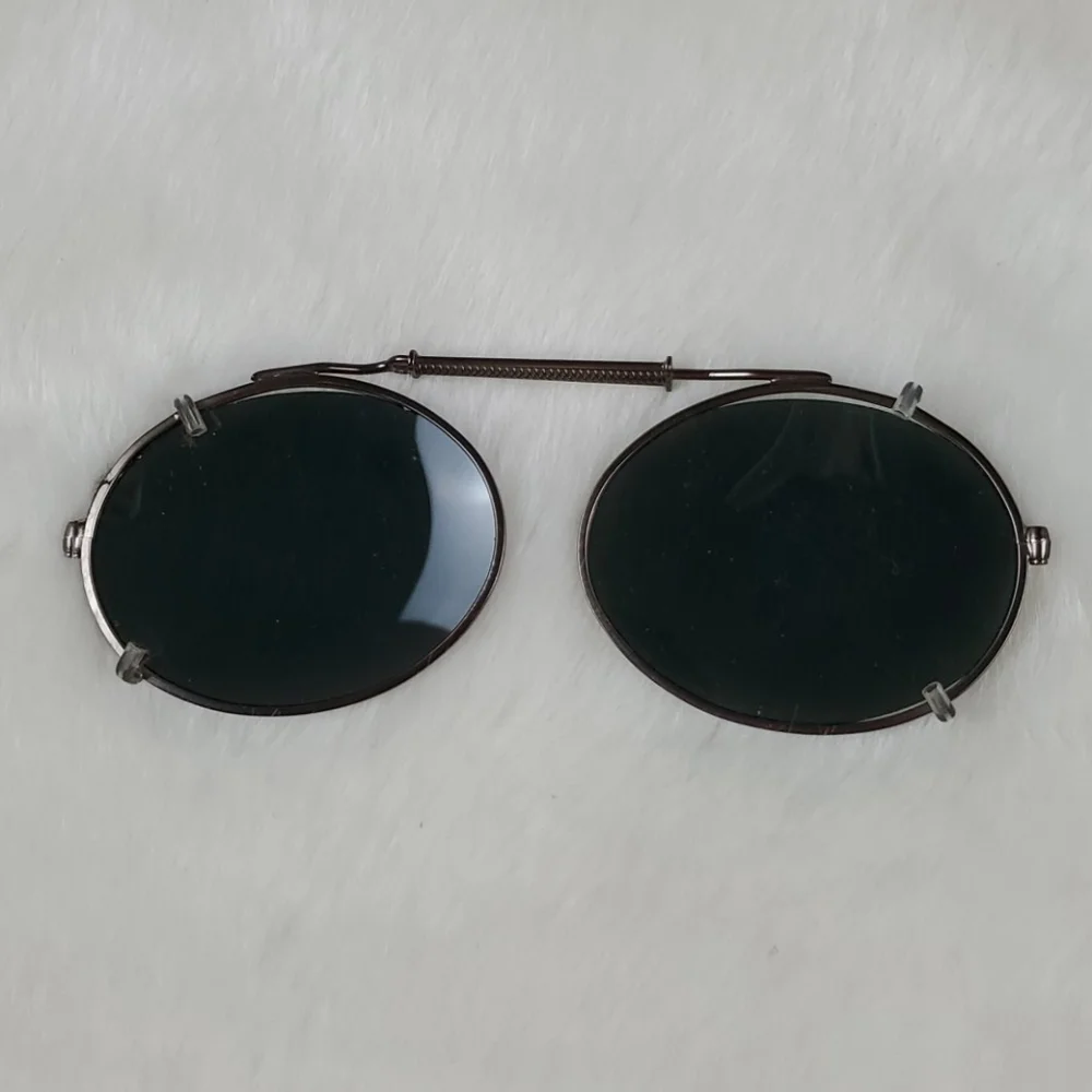 Linda Evan's eye wear case minimalist